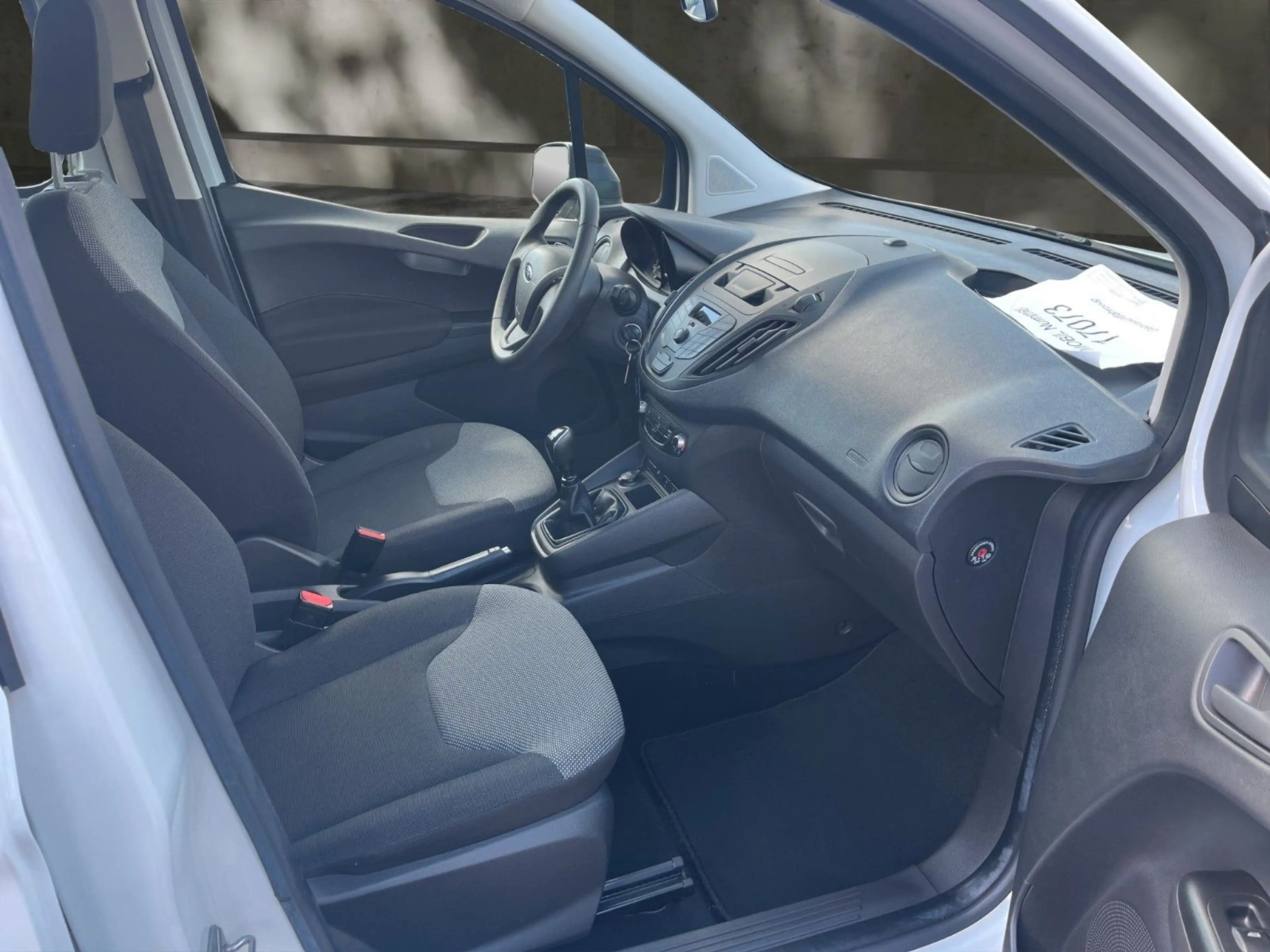 Ford Transit Courier /1.Hand/2xSchiebetür/Klima — photo 11