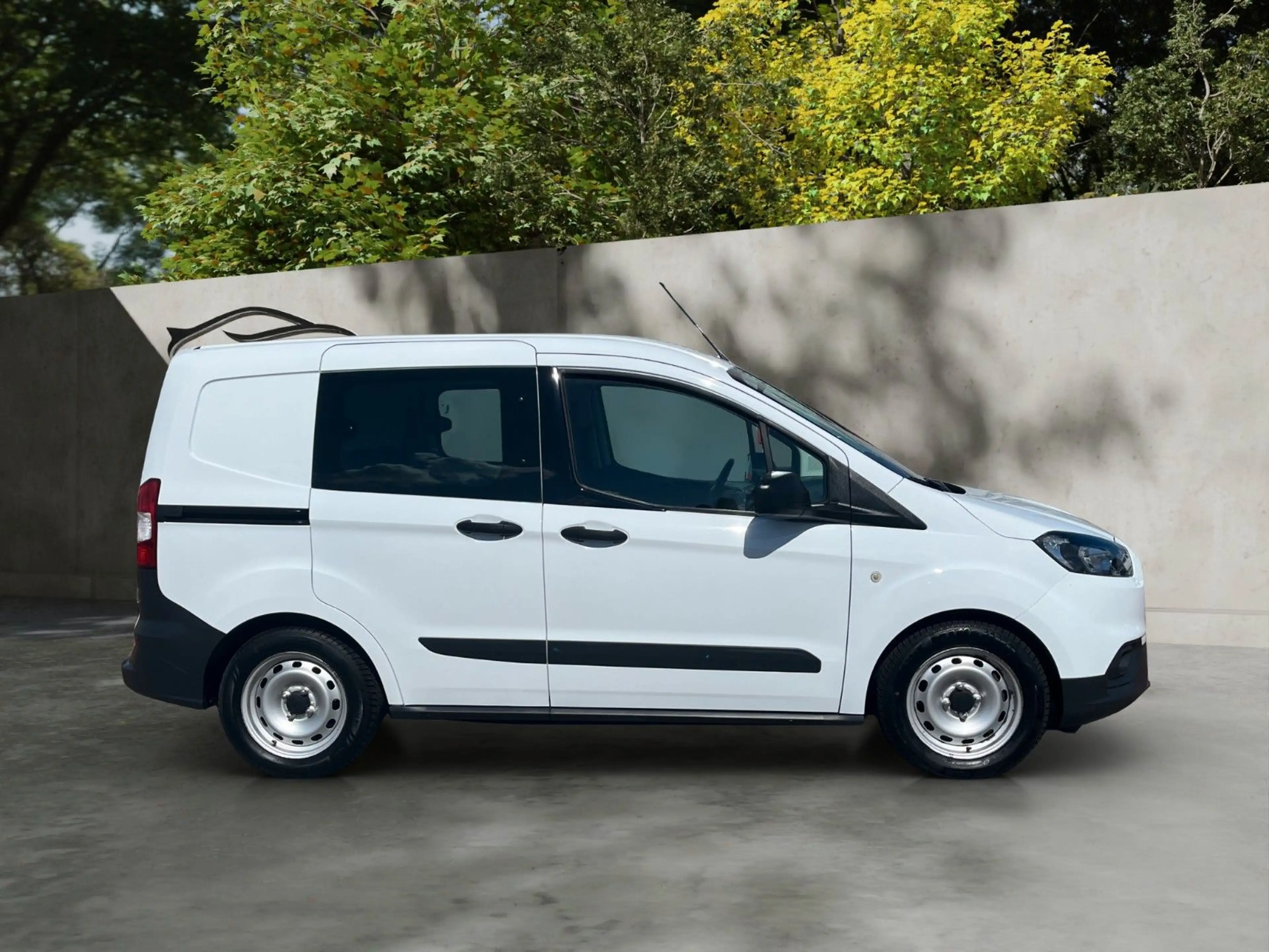 Ford Transit Courier /1.Hand/2xSchiebetür/Klima — photo 5