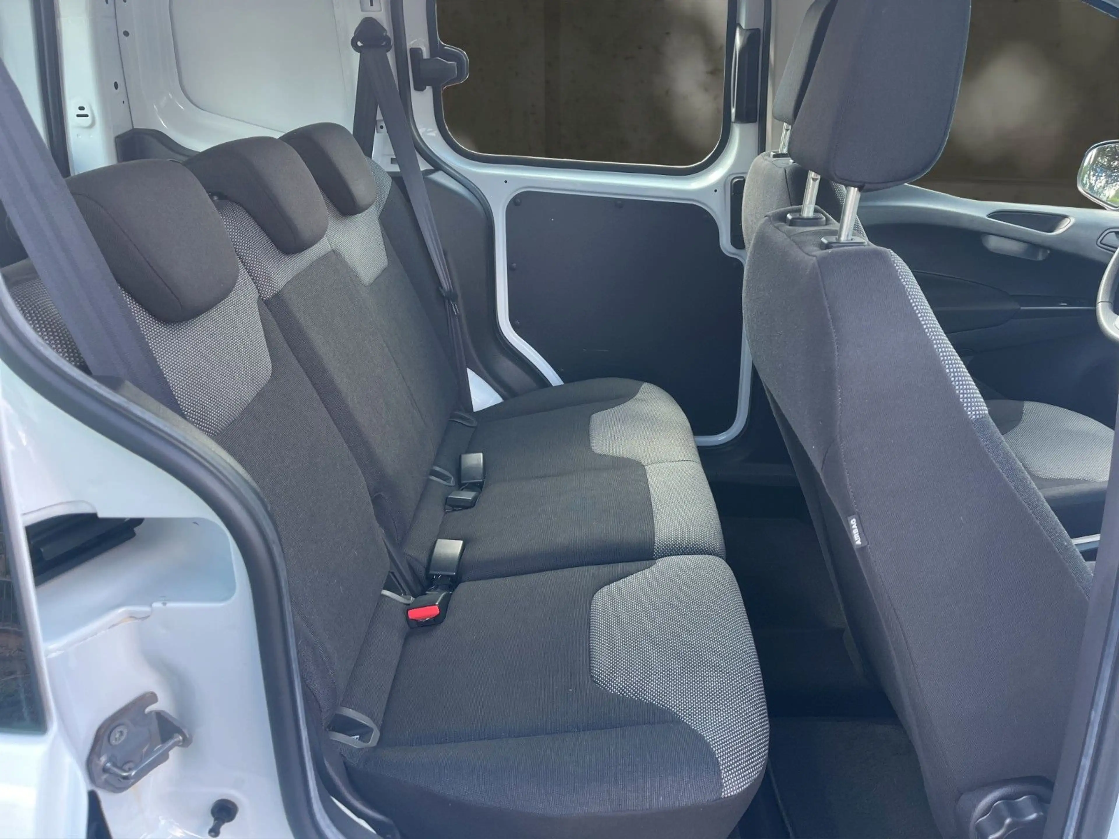Ford Transit Courier /1.Hand/2xSchiebetür/Klima — photo 12