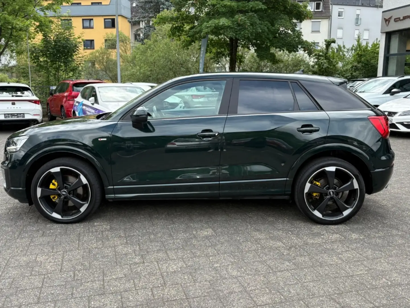 Audi Q2 quattro sport 2.0 TFSI AHK StandHZG Navi Digitales Grün - 2