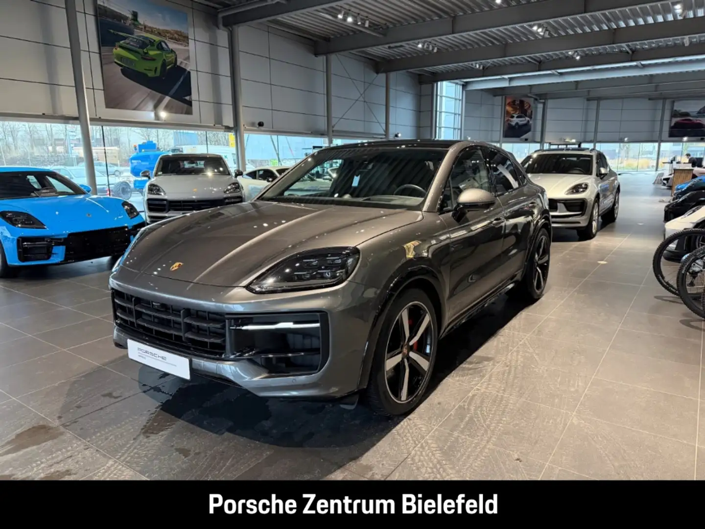 Porsche Cayenne GTS Coupe Head-Up Soft-Close 22-Zoll Grau - 1