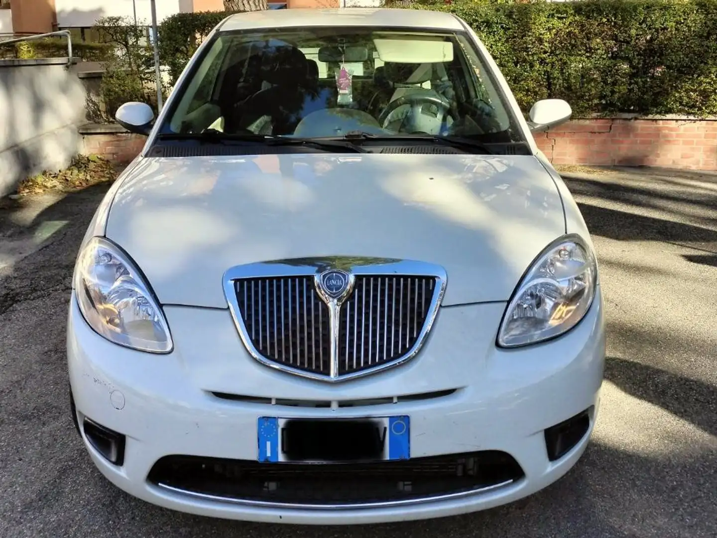 Lancia Ypsilon 1.2 Argento Bianco - 1