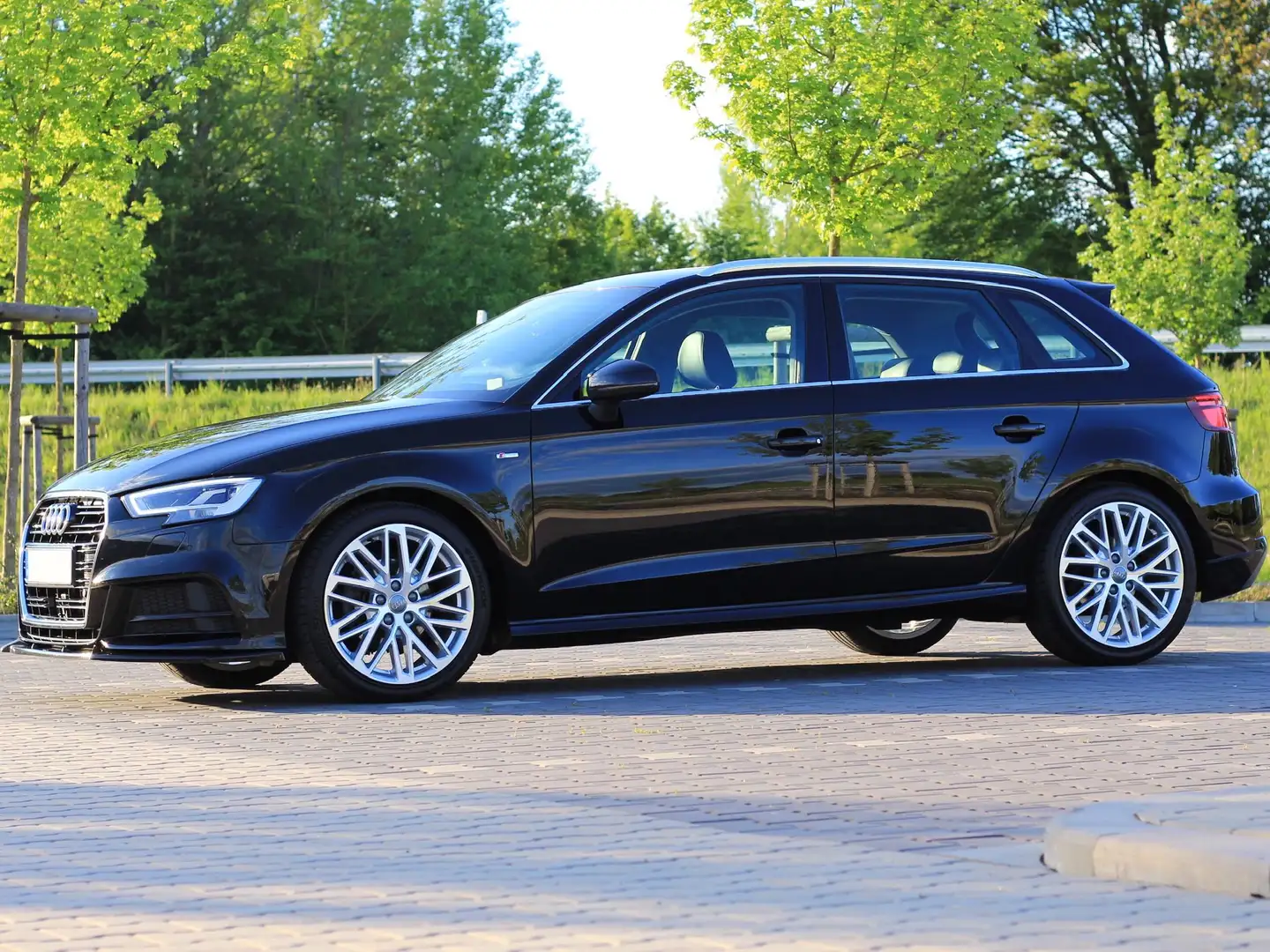 Audi A3 A3 Sportback 35 TFSI Sportback S-Line /Matrix / VC Schwarz - 2