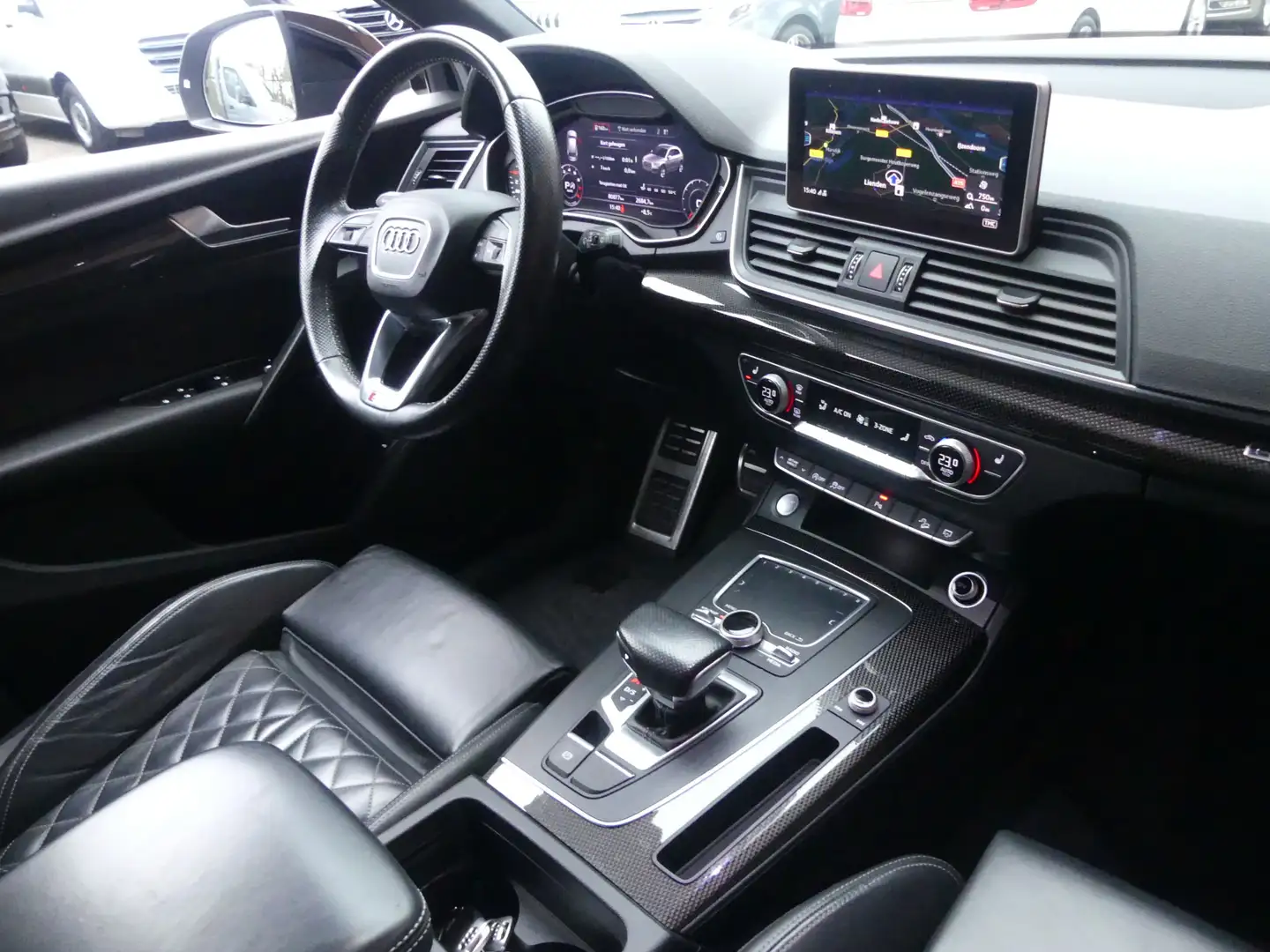 Audi Q5 2.0 TFSI quattro Sport S Line Black Edition Grijs - 2