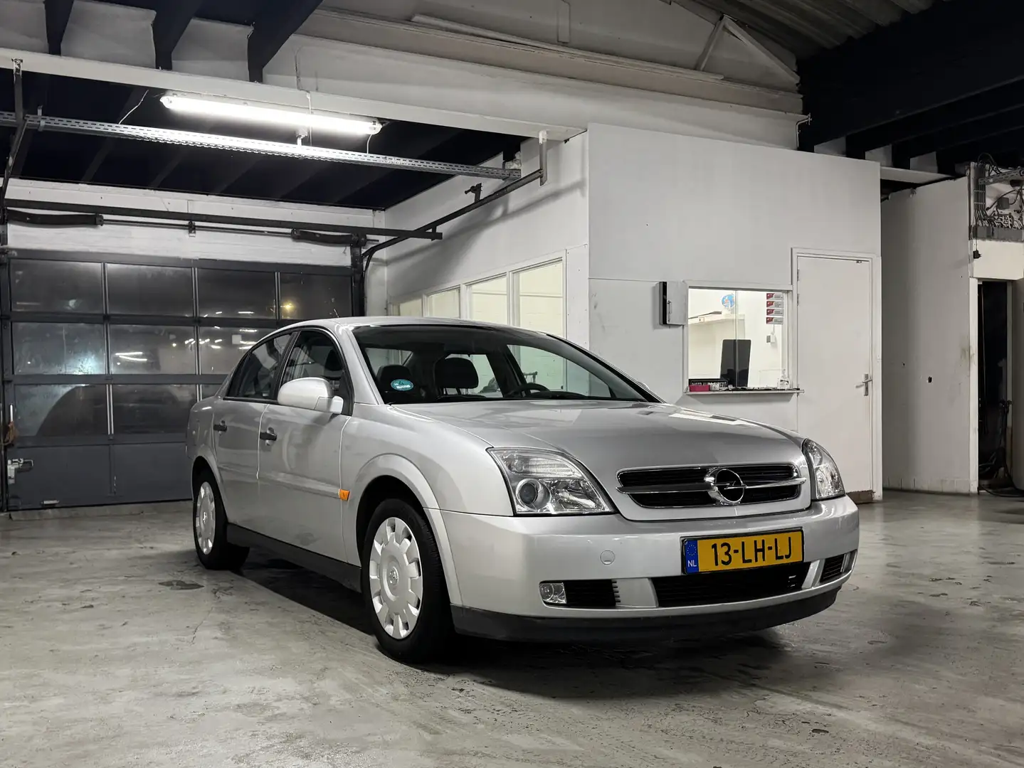 Opel Vectra 1.8-16V Comfort Grijs - 2