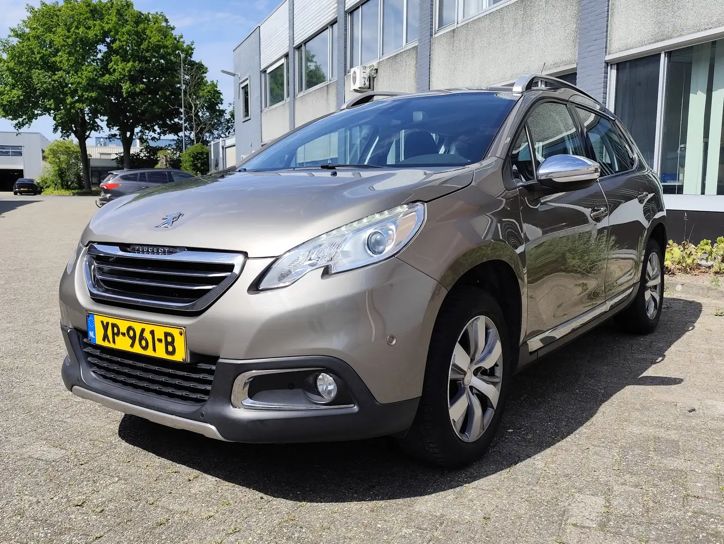 Peugeot 2008 2008 1.2 PureTech Allure Grijs - 2