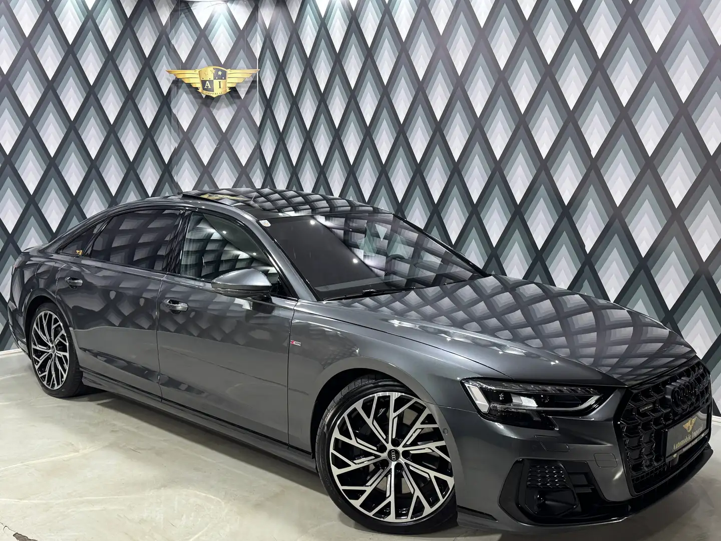Audi A8 Lang 60 TFSI e Quattro // S-LINE // MASSAGE // Grau - 1