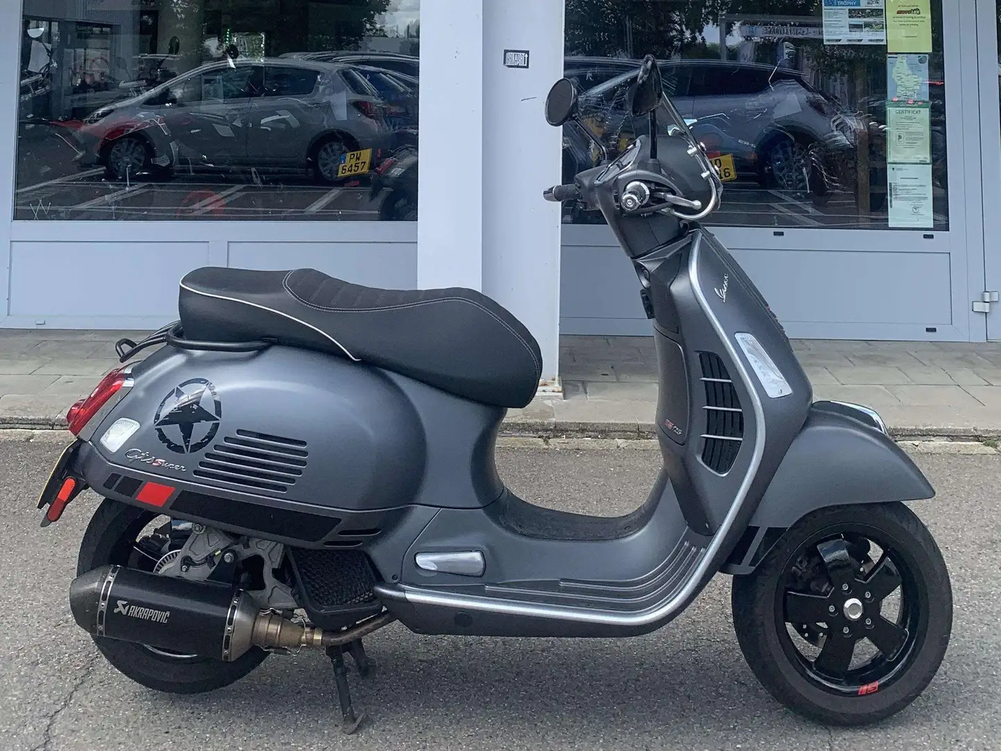 Vespa GTS 125 supersport Grijs - 1