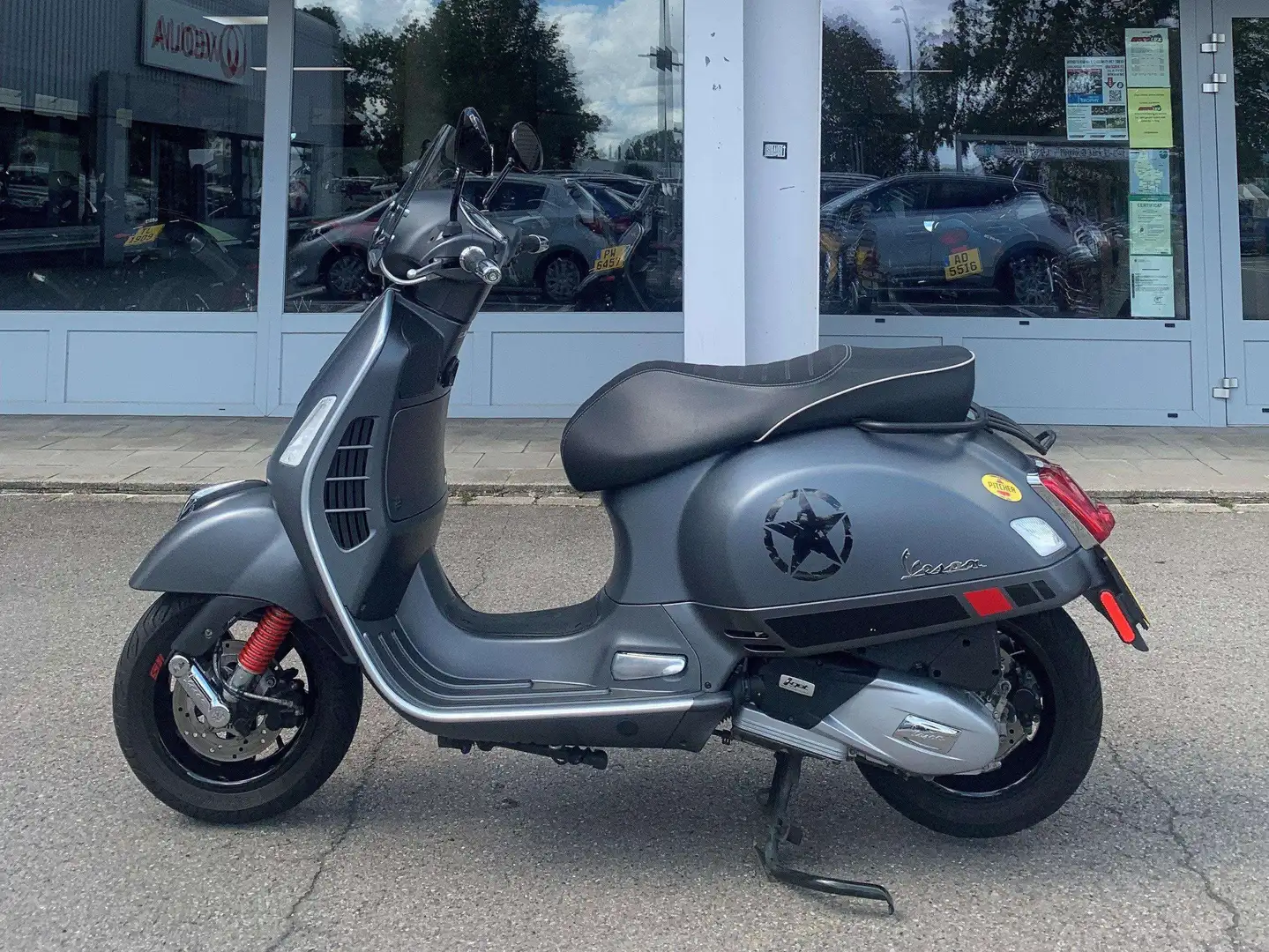 Vespa GTS 125 supersport Grijs - 2