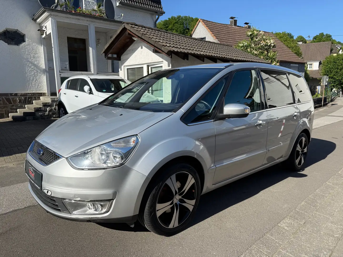 Ford Galaxy Ghia 2.0 TDCi*7 SITZER*AHK*LEDER*NAVI* - 1