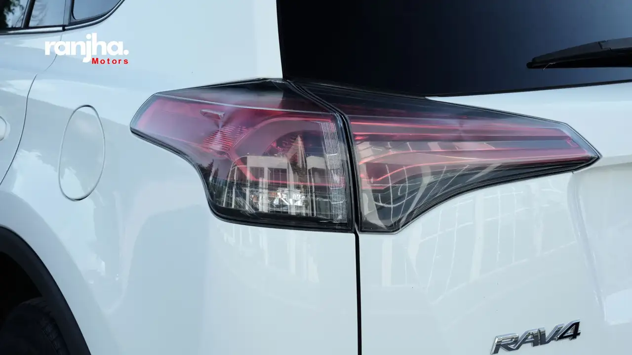 Toyota RAV 4 снимка Toyota RAV 4