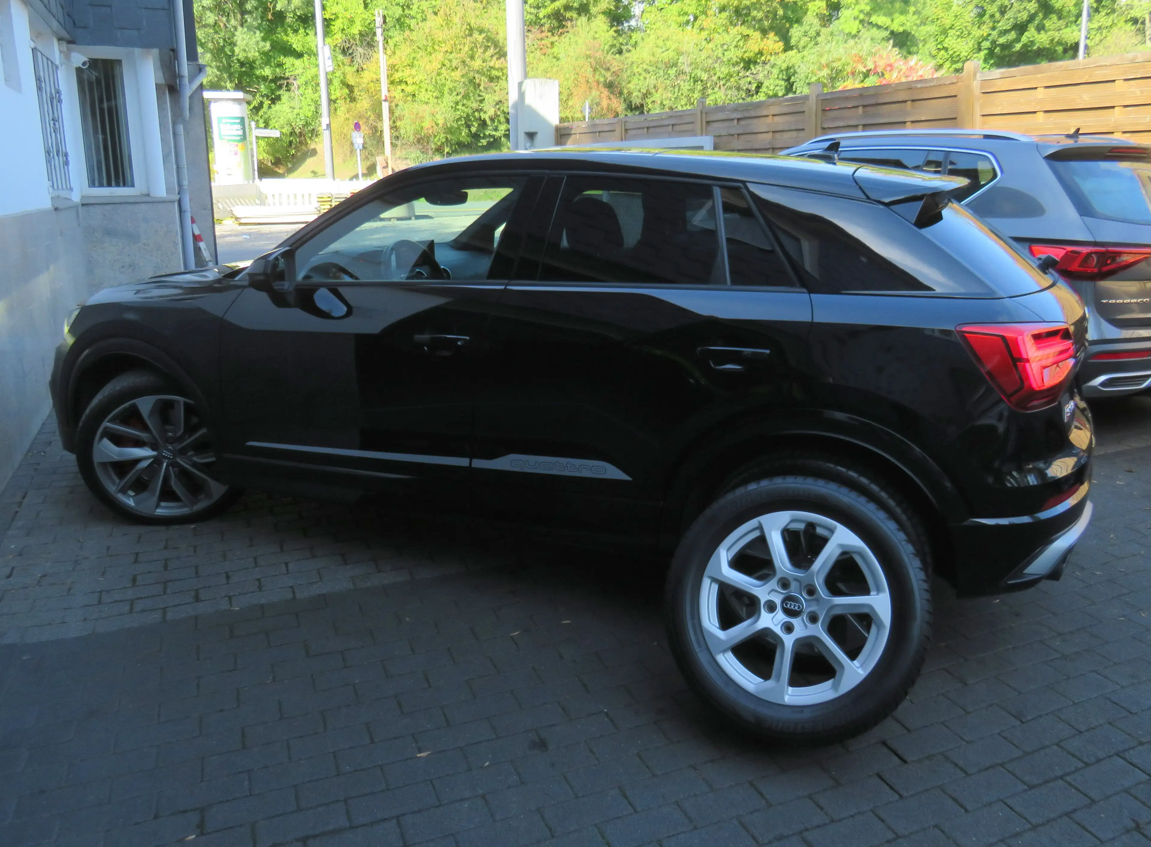 Audi SQ2 2.0 TFSI quattro // ACC, R-Kam, Pano, Virtl. — photo 3