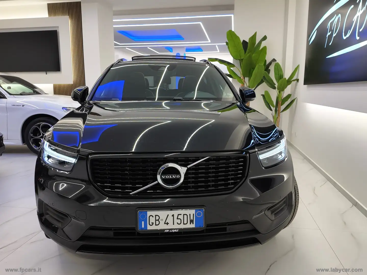 Volvo XC40 D3 Geartronic R-design TETTO APRIBILE Noir - 2