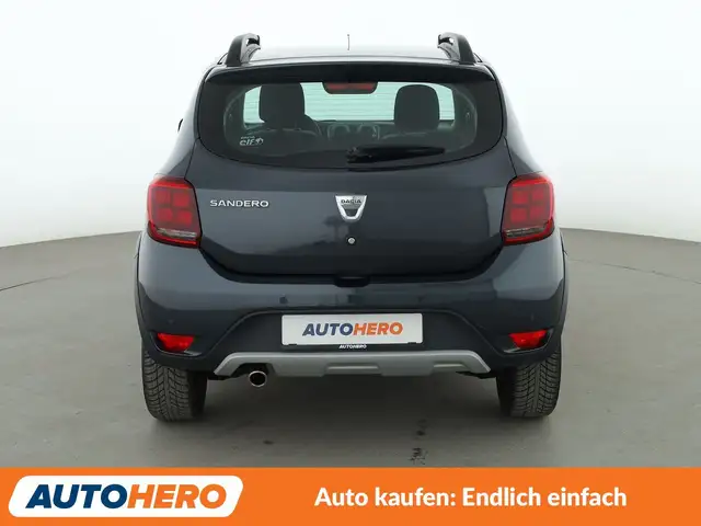 Dacia Sandero view 5