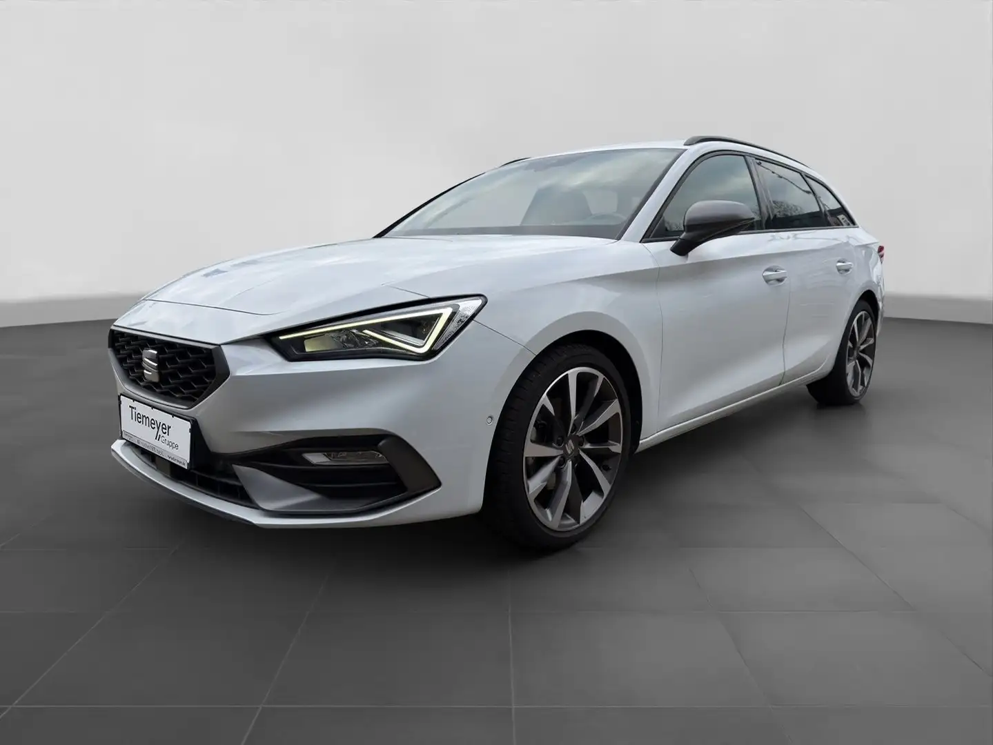 SEAT Leon Sportstourer 1.5 eTSI DSG FR LINE KAMERA LM Weiß - 2