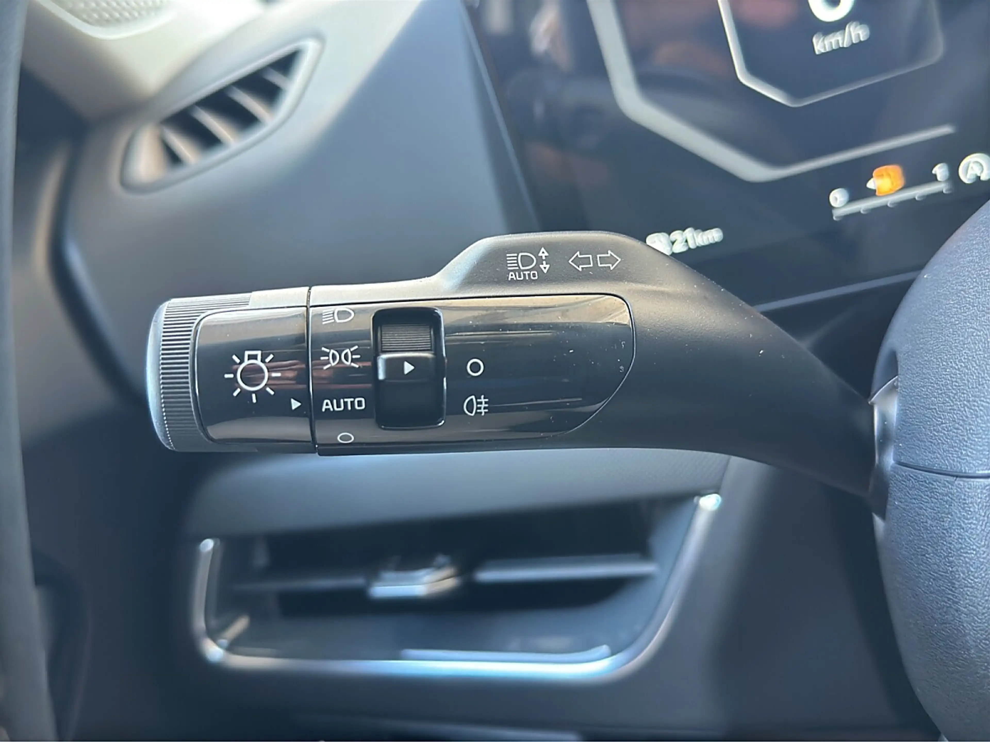 Kia K4 1,6 TGDI Silber DCT — photo 12