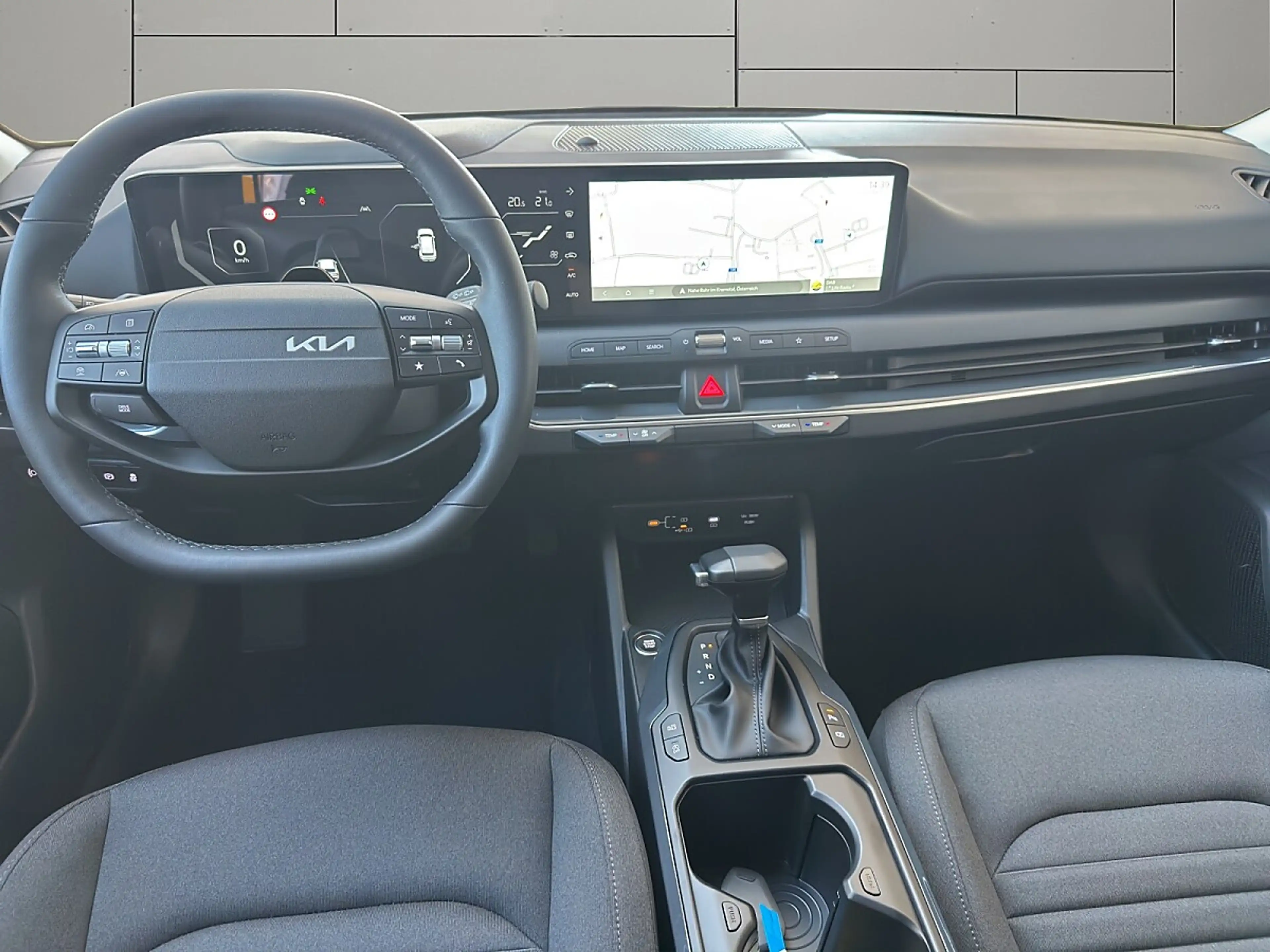Kia K4 1,6 TGDI Silber DCT — photo 9