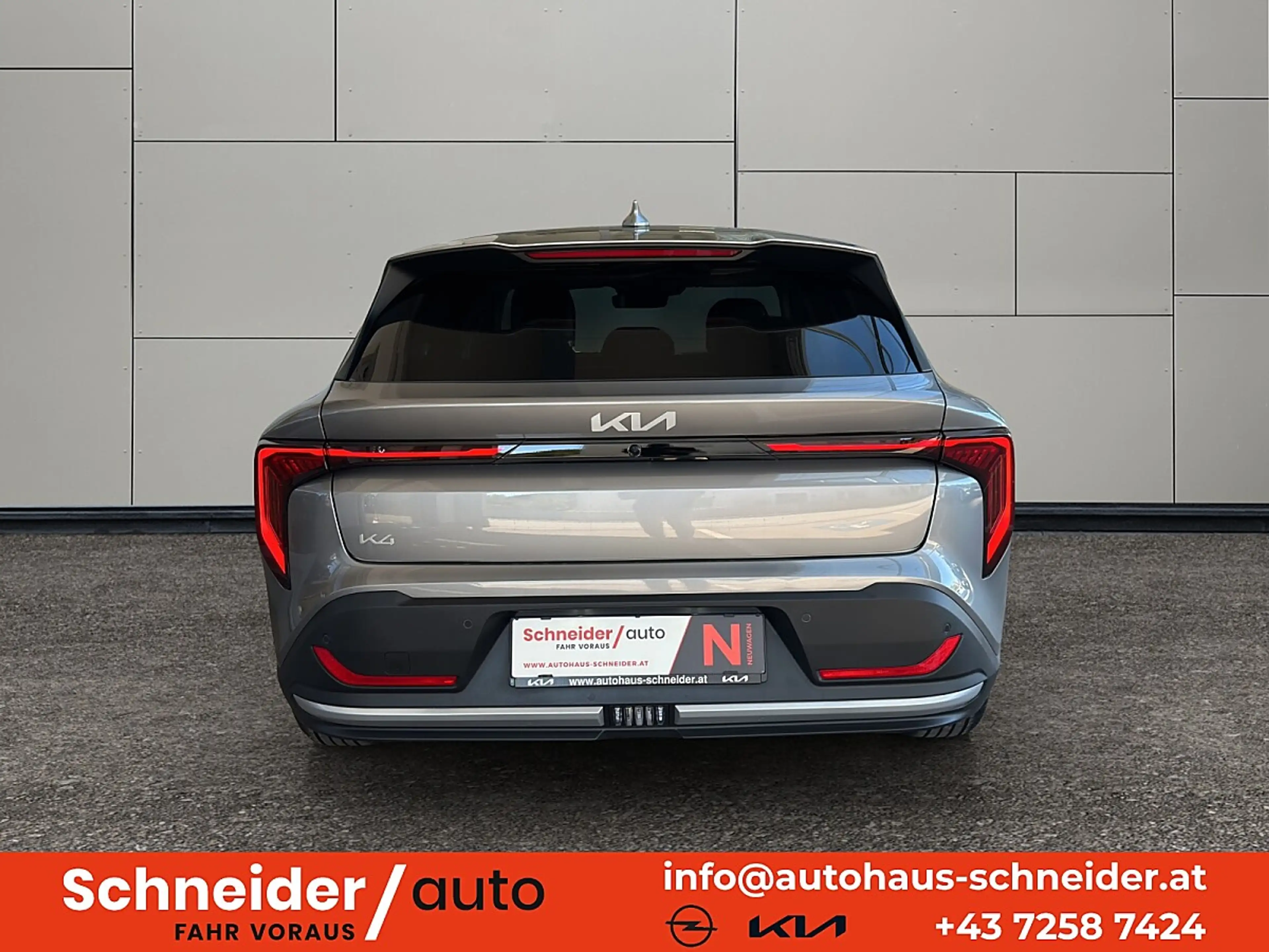 Kia K4 1,6 TGDI Silber DCT — photo 6