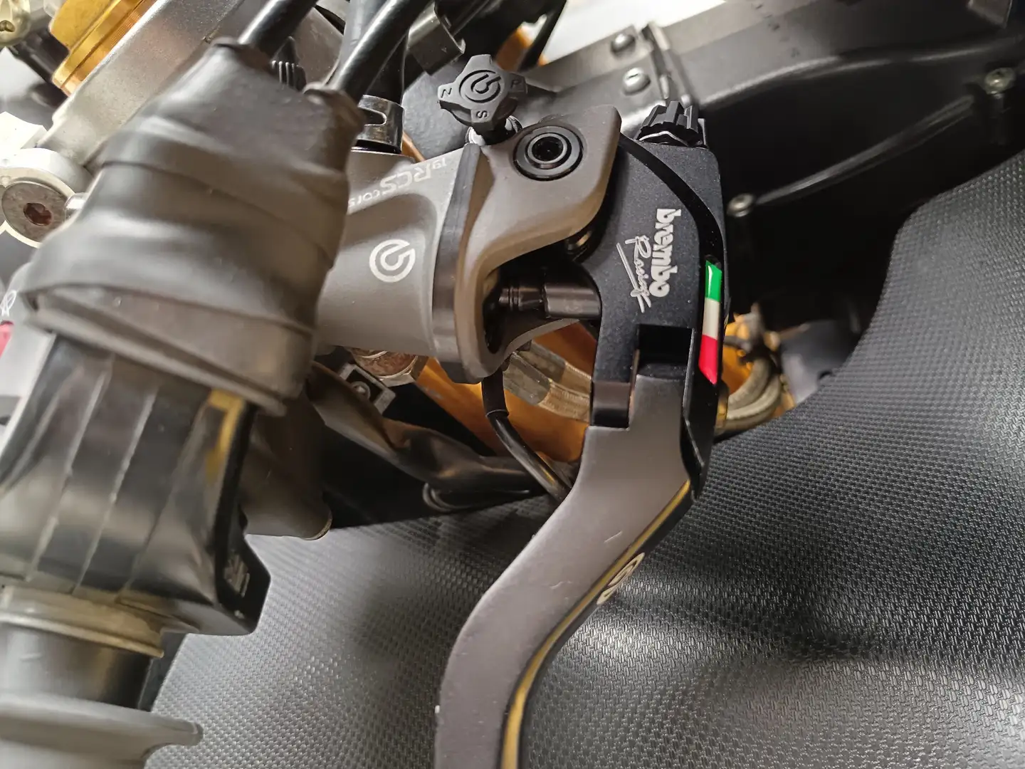 Kawasaki Ninja ZX-6R rr Bianco - 2