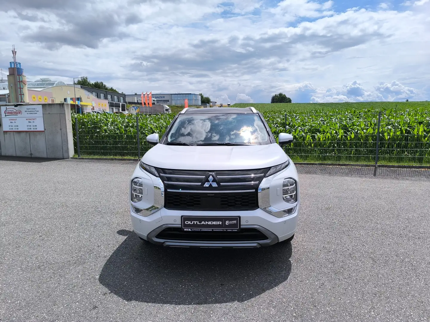 Mitsubishi Outlander 2,4 PHEV S-AWC Diamond Weiß - 2