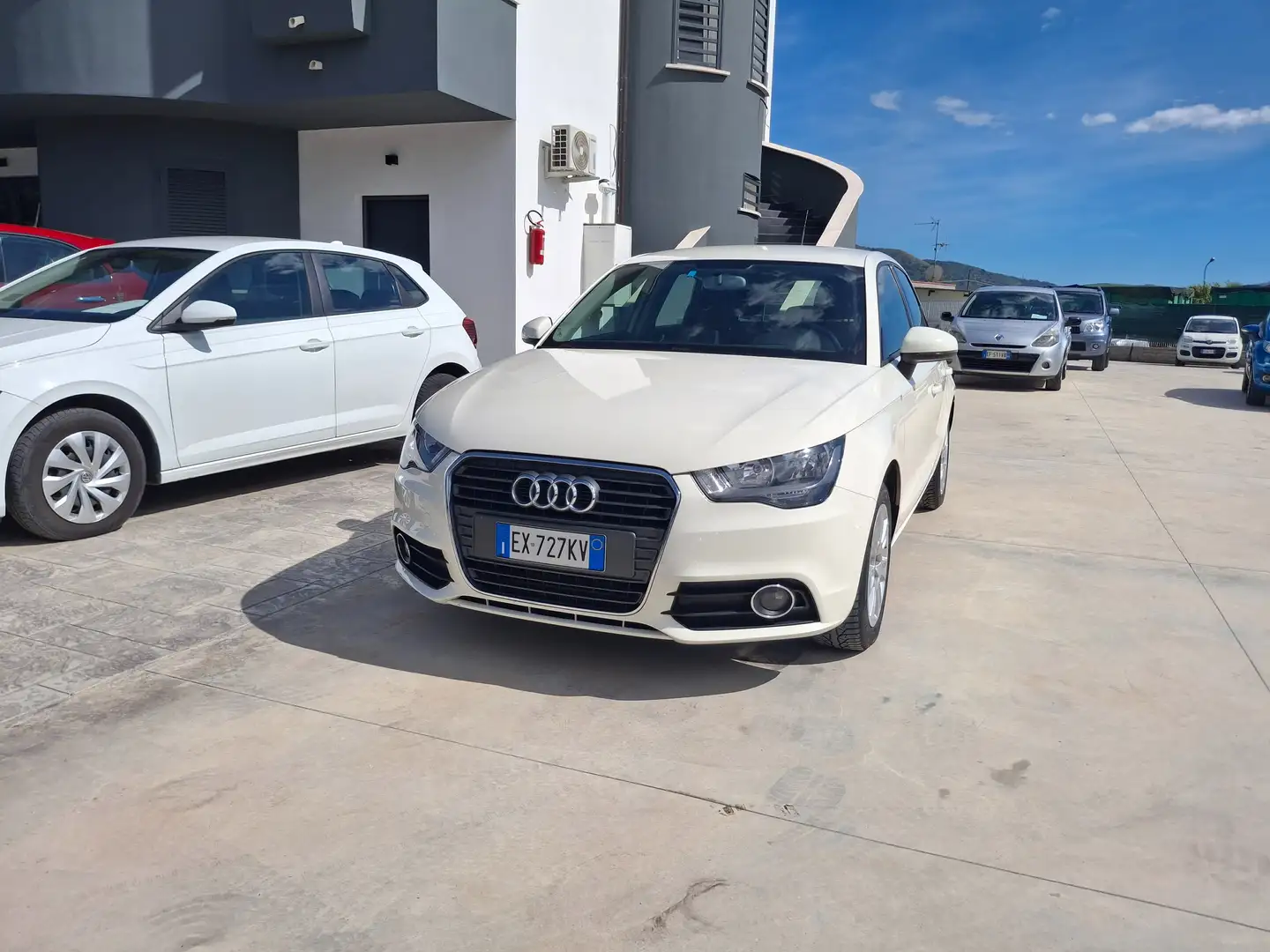 Audi A1 Sportback 1.6 tdi Ambition 90cv Bianco - 1
