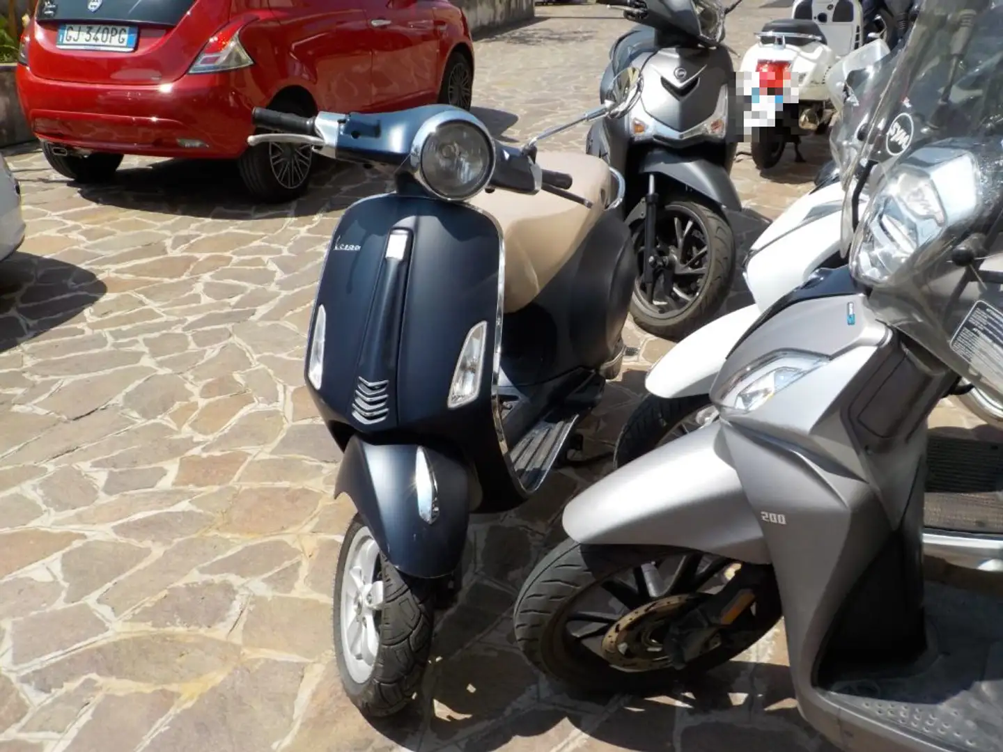 Vespa Primavera 50 4T - Anno 2017 Blu/Azzurro - 1