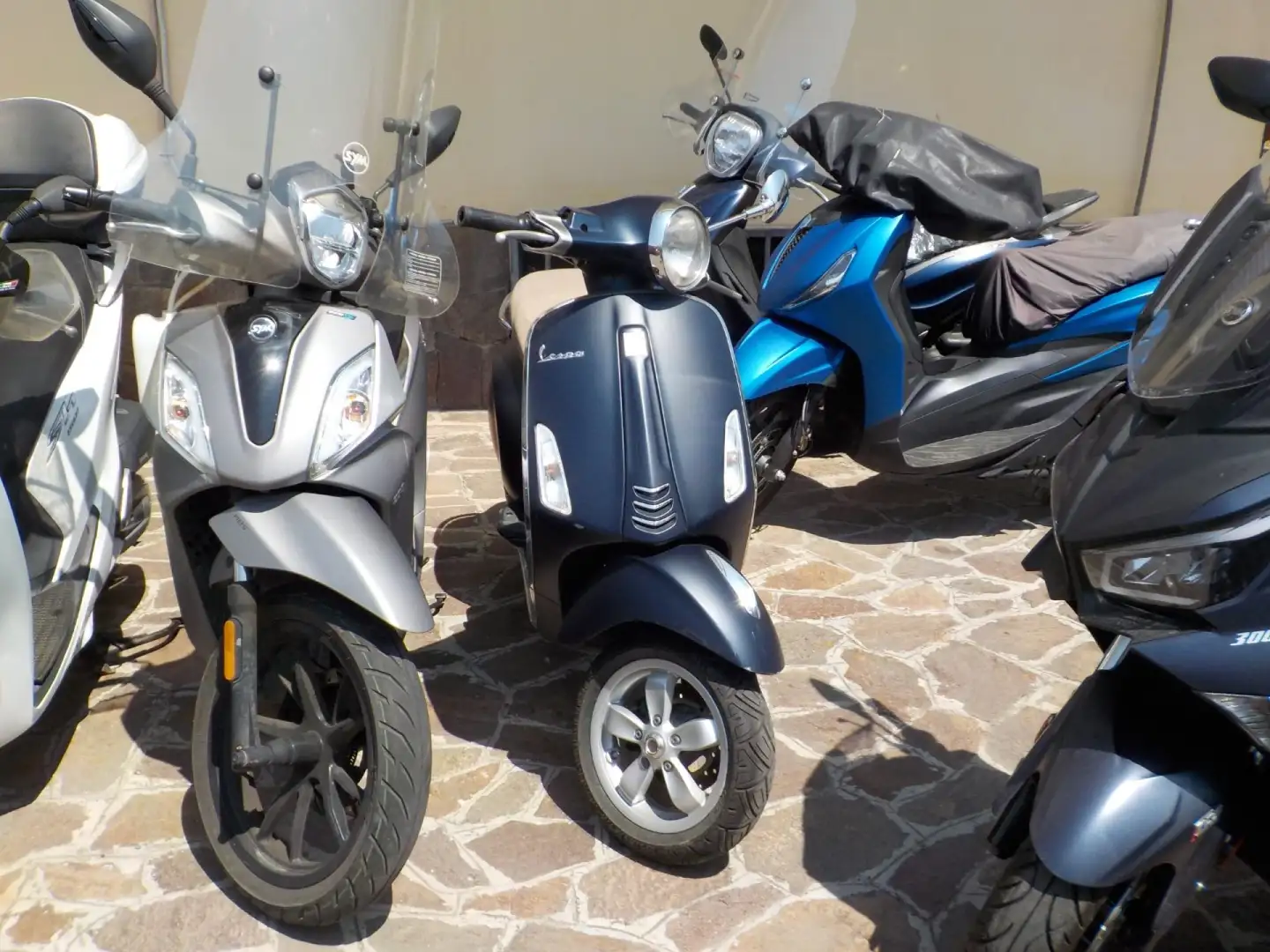 Vespa Primavera 50 4T - Anno 2017 Blu/Azzurro - 2