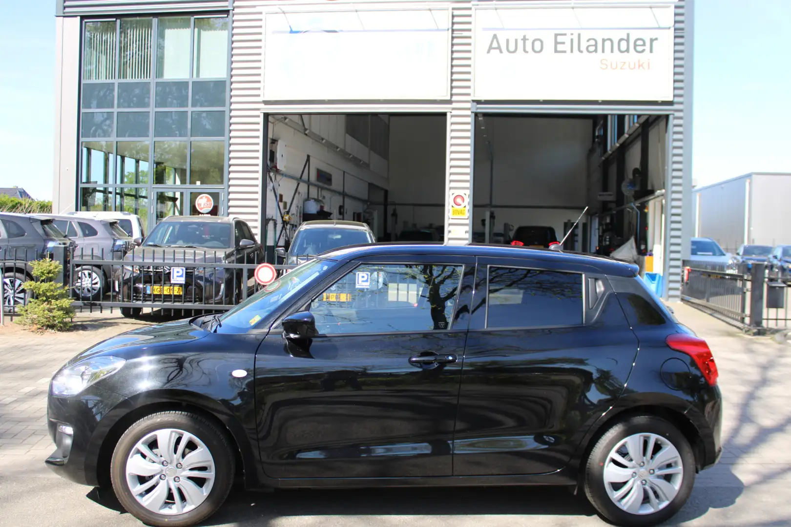 Suzuki Swift 1.2 Select Smart Hybrid Schwarz - 2