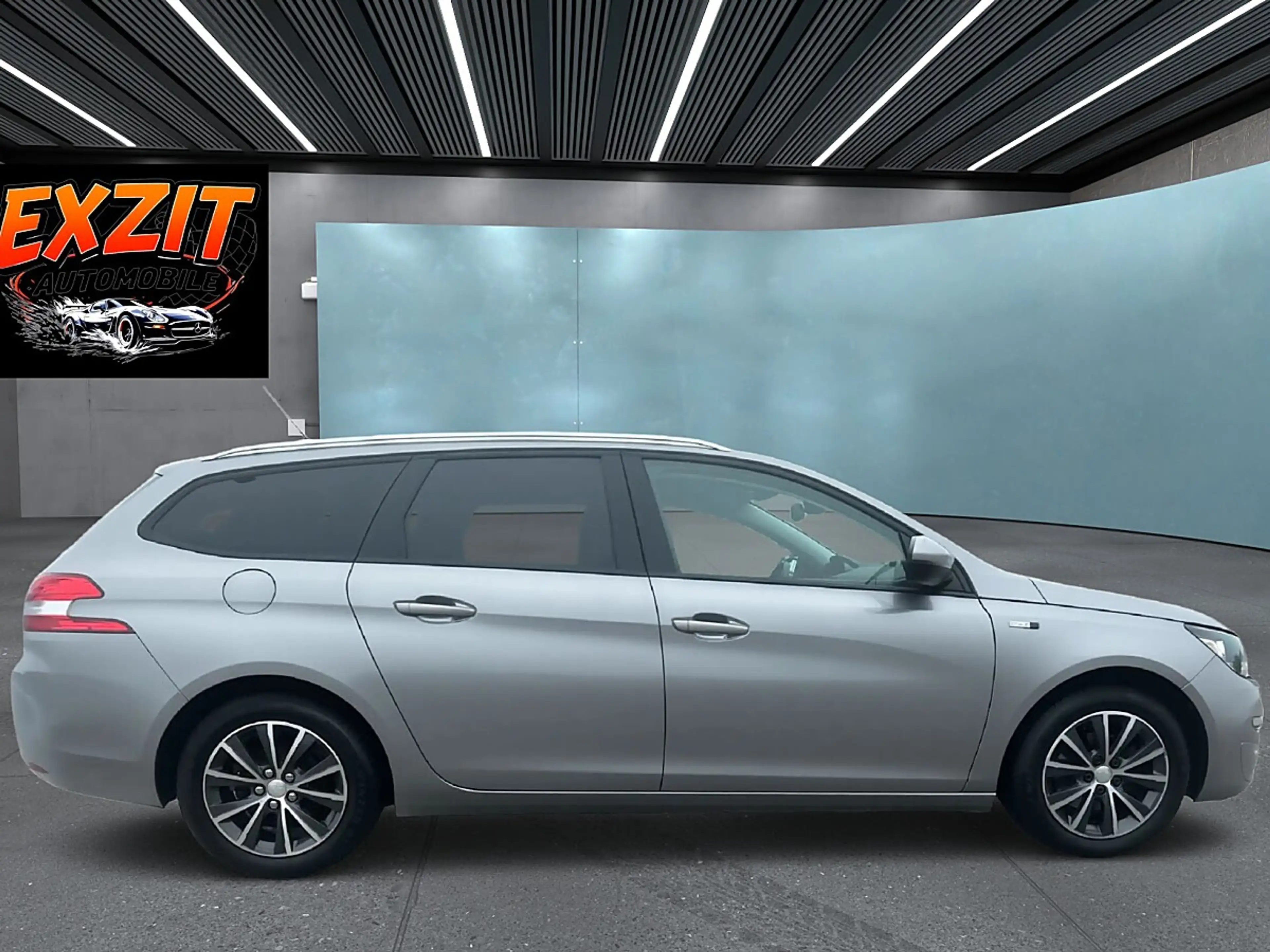 Peugeot 308 SW 1,2 PureTech 110 Style S&S — photo 4