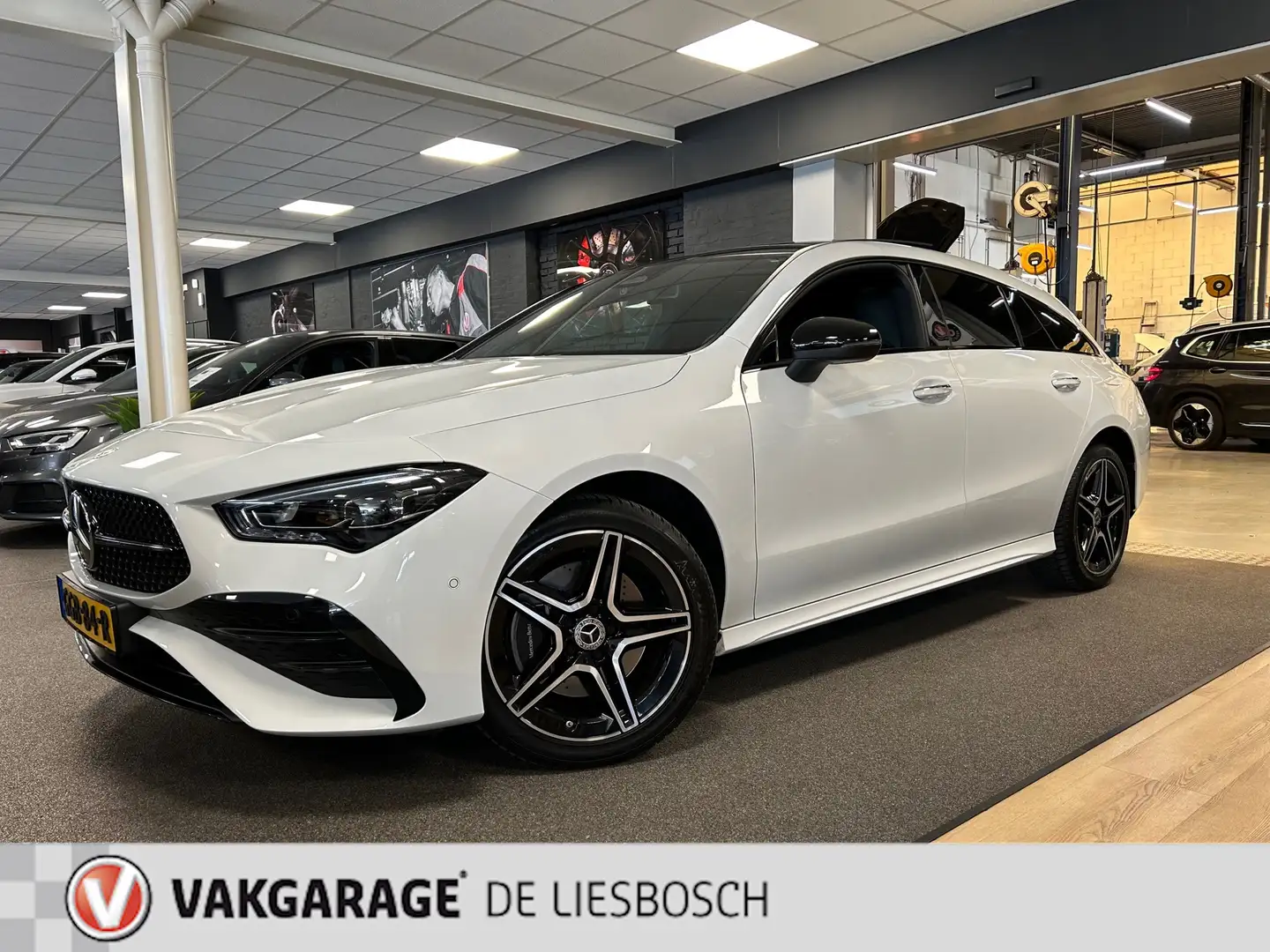 Mercedes-Benz CLA 250 Shooting Brake e Star Edition AMG Line Plus / face Wit - 2