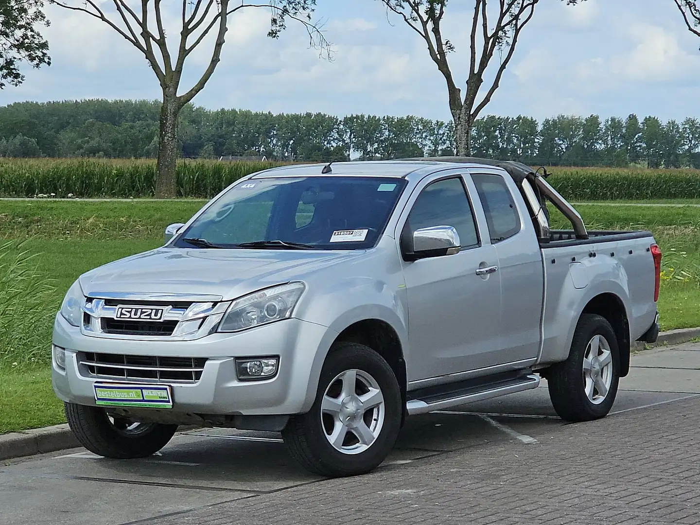 Isuzu D-Max 2.5D 4x4 ENGINE-DEFECT! siva - 2