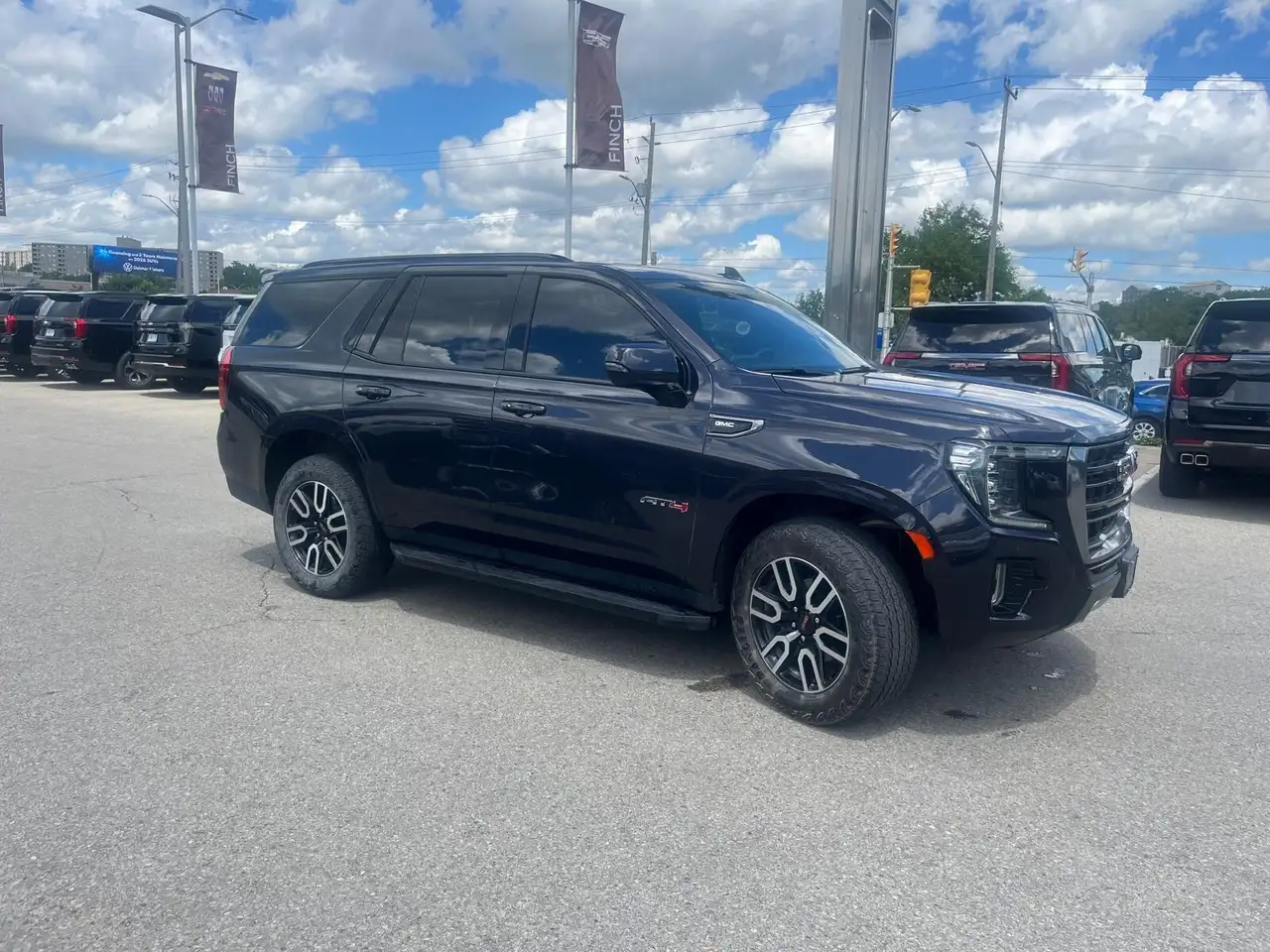 GMC Yukon снимка GMC Yukon