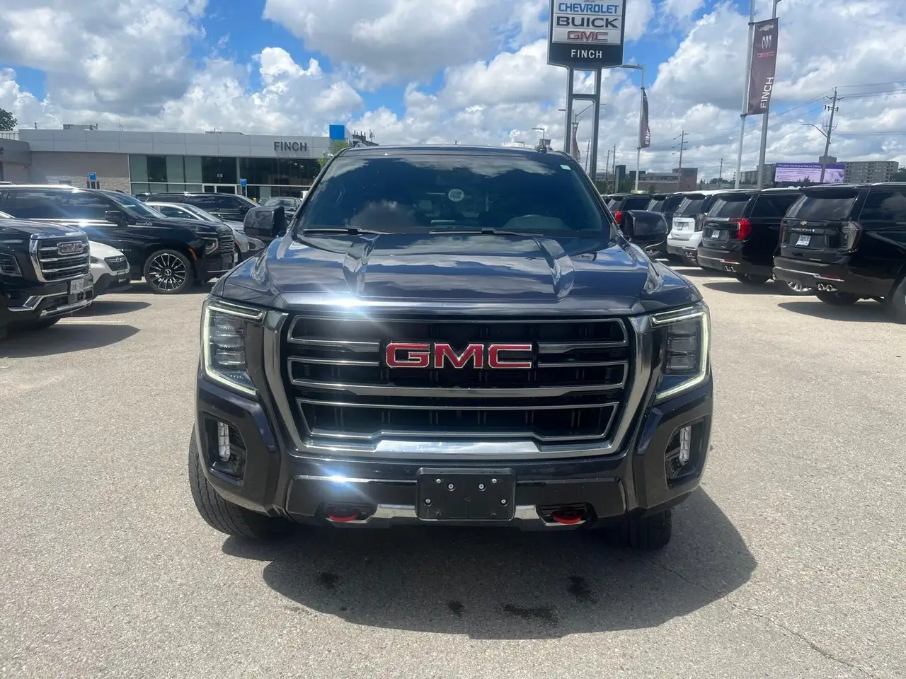 GMC Yukon снимка GMC Yukon