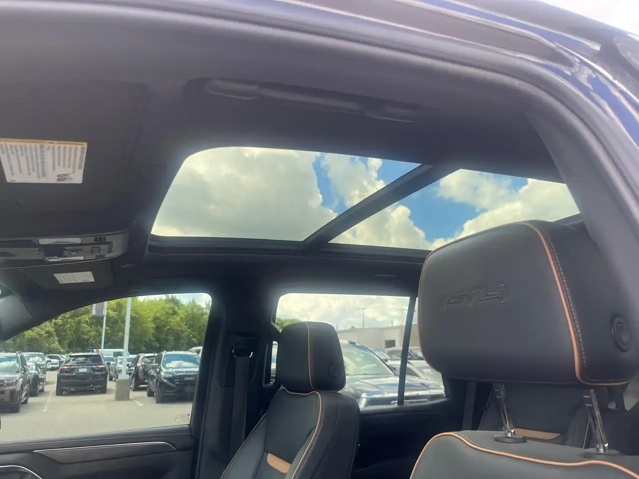 GMC Yukon снимка GMC Yukon