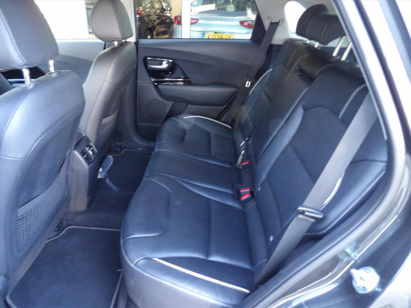 Kia e-Niro 64kWh 204pk Automaat ExecutiveLine luxe Org. Ned. — photo 26