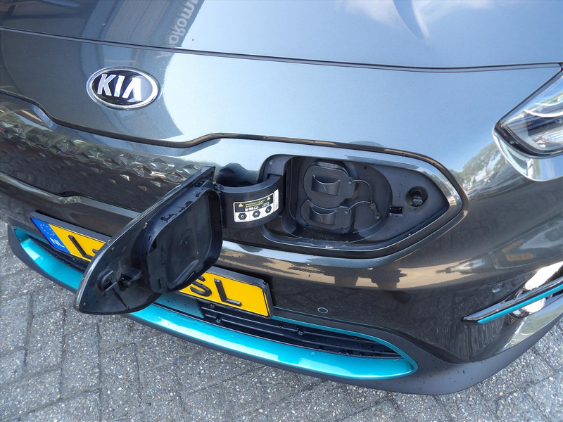Kia e-Niro 64kWh 204pk Automaat ExecutiveLine luxe Org. Ned. — photo 10