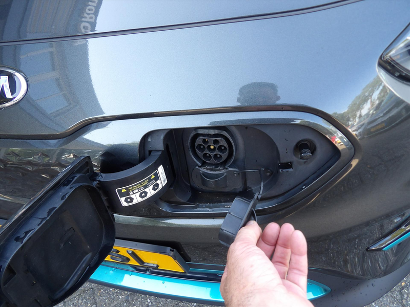 Kia e-Niro 64kWh 204pk Automaat ExecutiveLine luxe Org. Ned. — photo 11