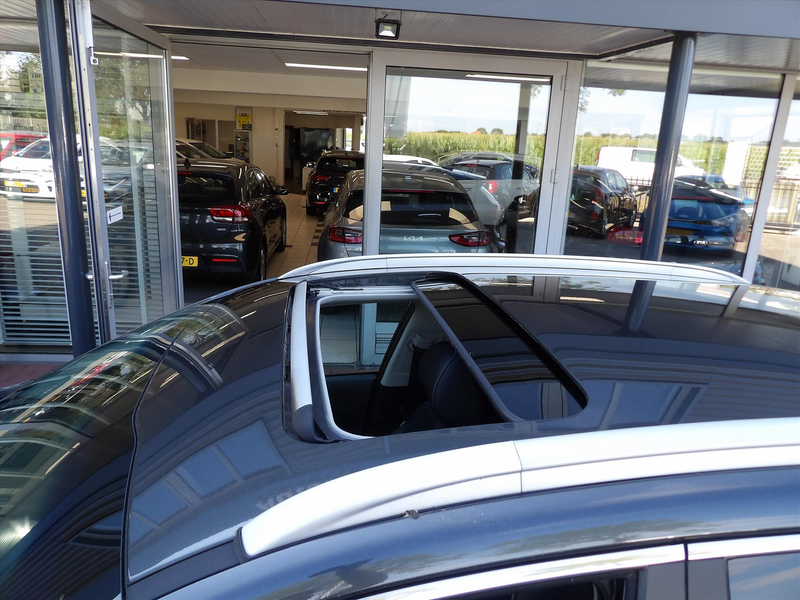 Kia e-Niro 64kWh 204pk Automaat ExecutiveLine luxe Org. Ned. — photo 19