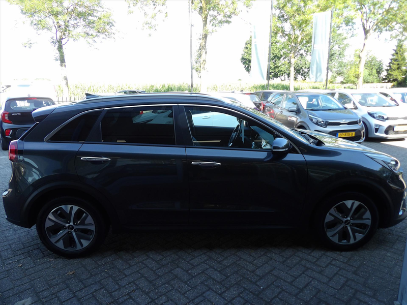 Kia e-Niro 64kWh 204pk Automaat ExecutiveLine luxe Org. Ned. — photo 6