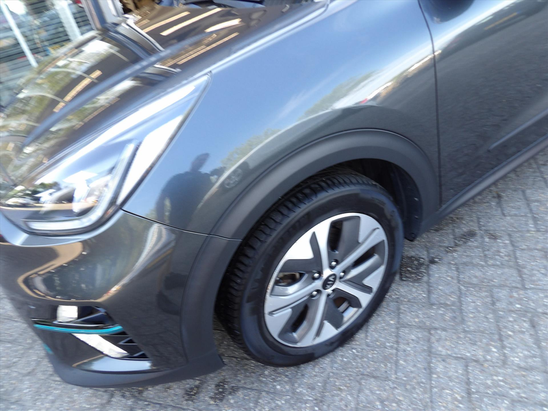 Kia e-Niro 64kWh 204pk Automaat ExecutiveLine luxe Org. Ned. — photo 13