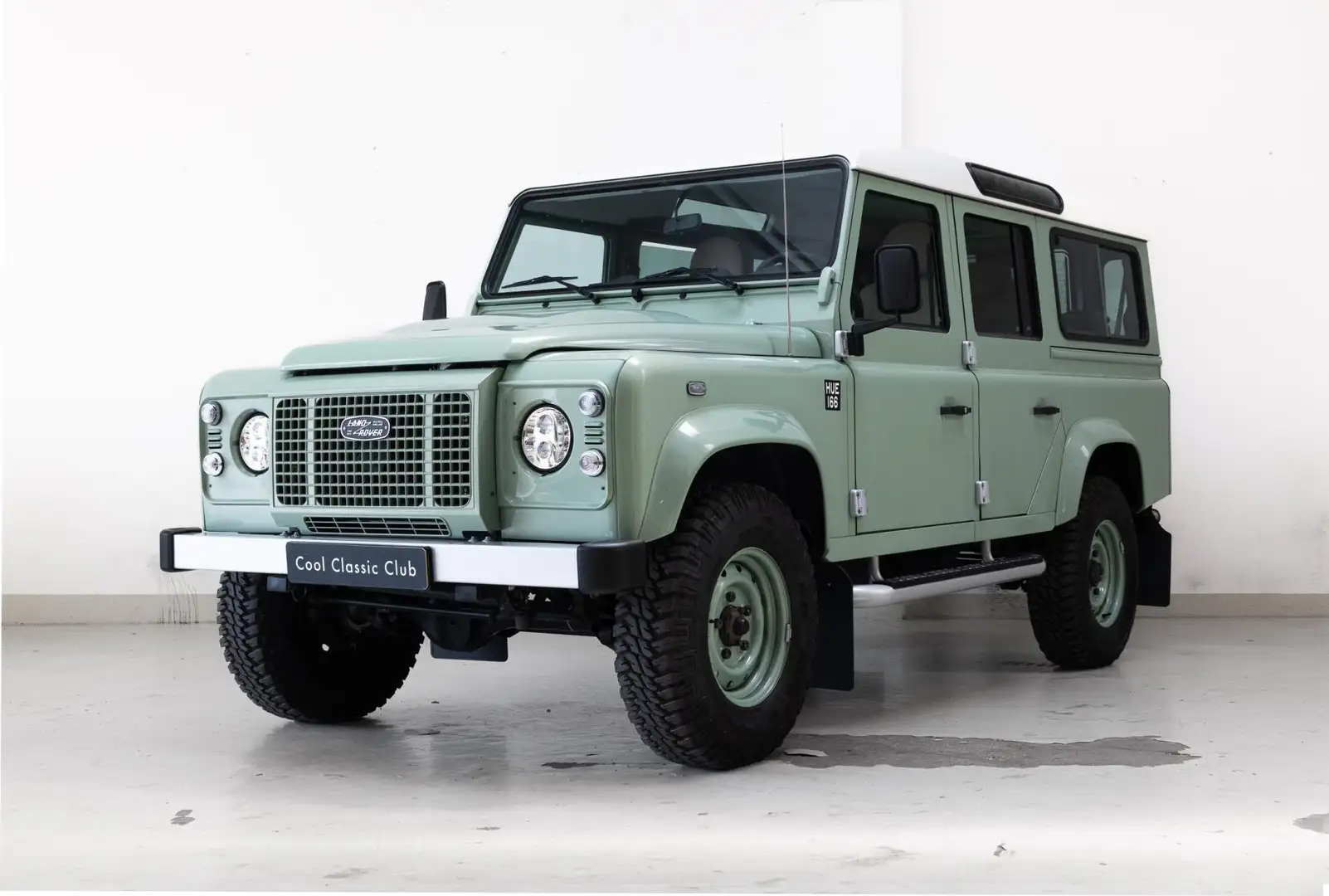 Land Rover Defender 110 Heritage Edition - 1 of 400 Vert - 1