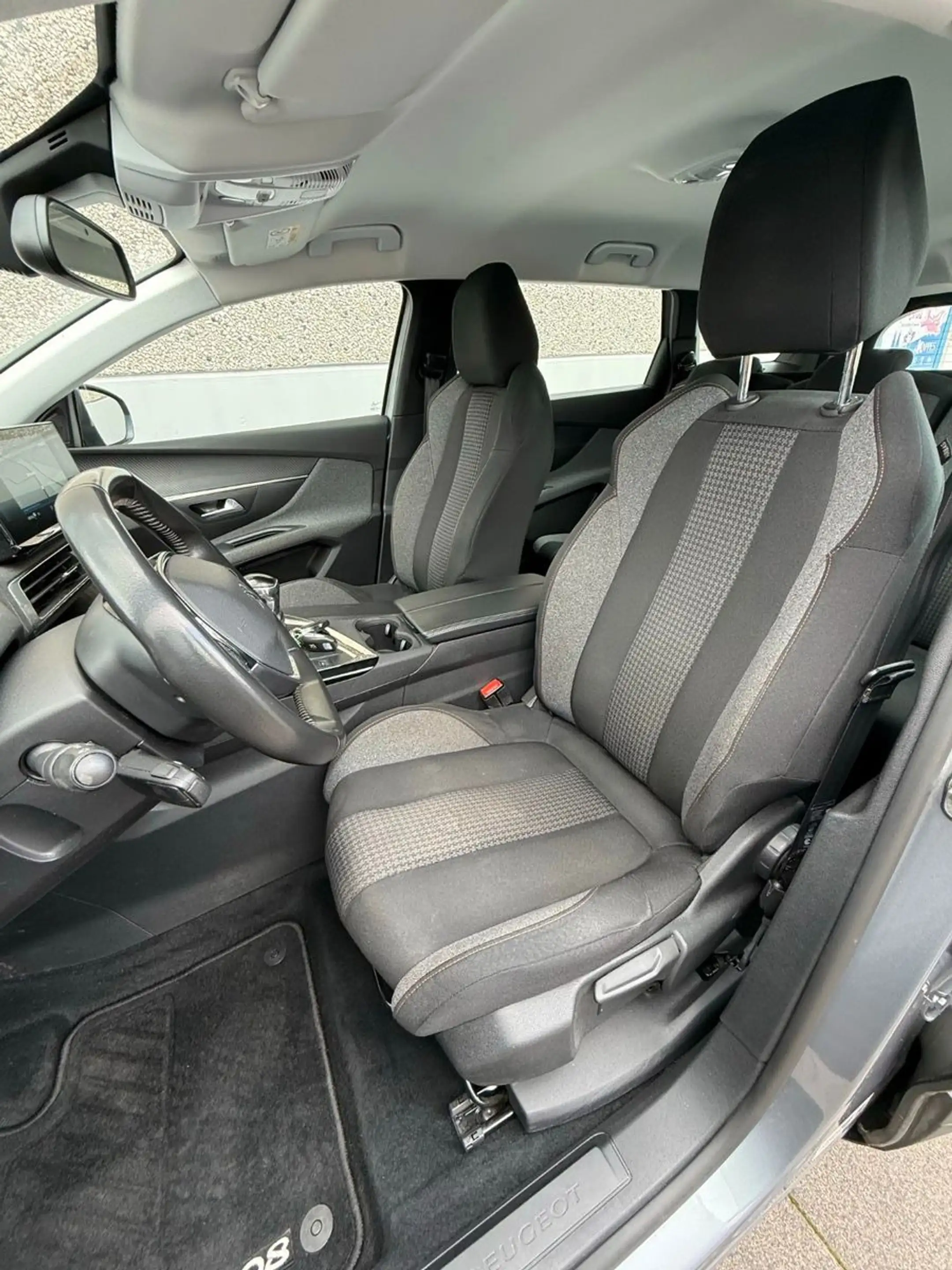 Peugeot 5008 BlueHDi 130 Active Pack 7 Sitze AHK LED Nav — photo 14