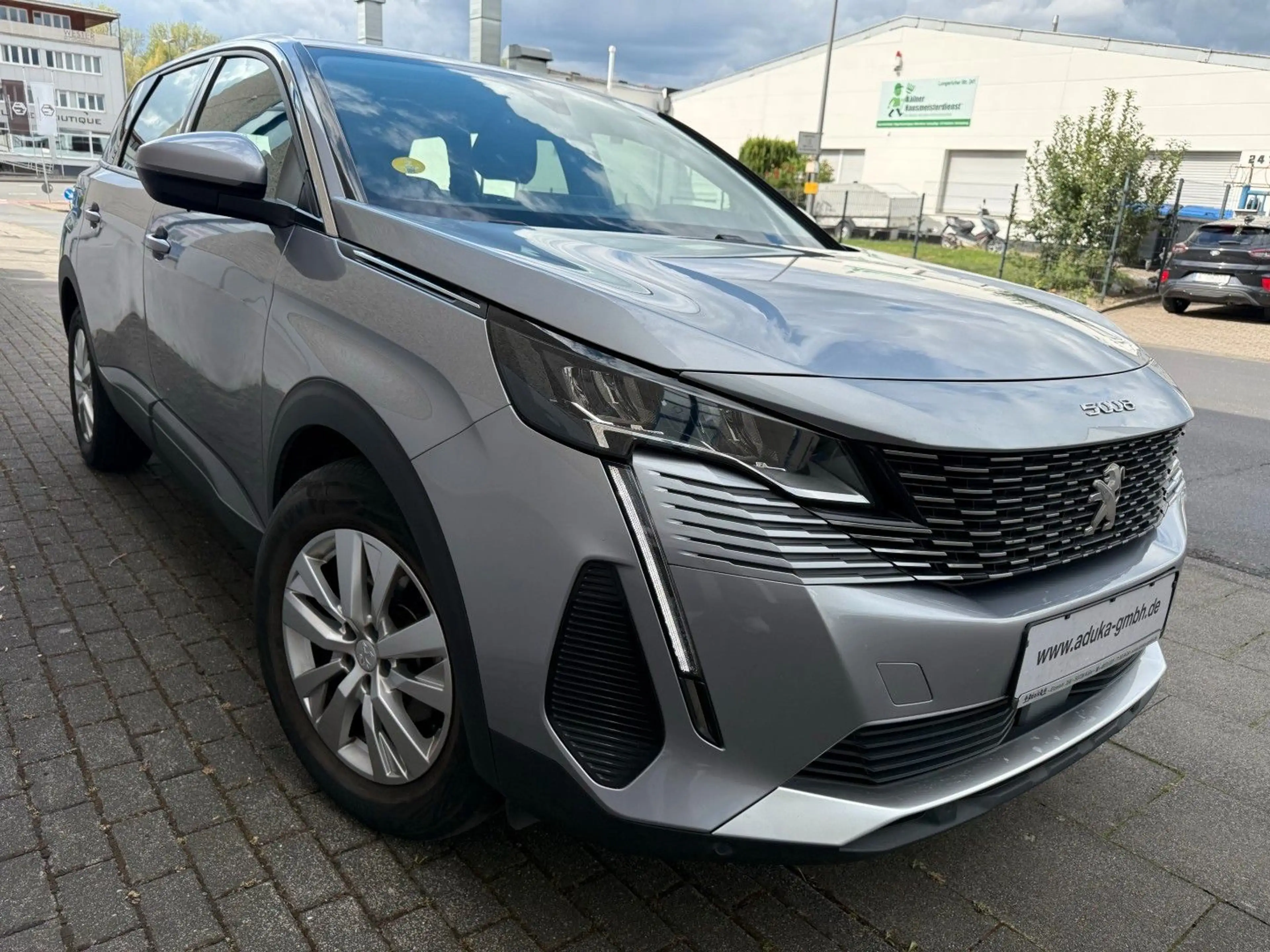 Peugeot 5008 BlueHDi 130 Active Pack 7 Sitze AHK LED Nav — photo 6