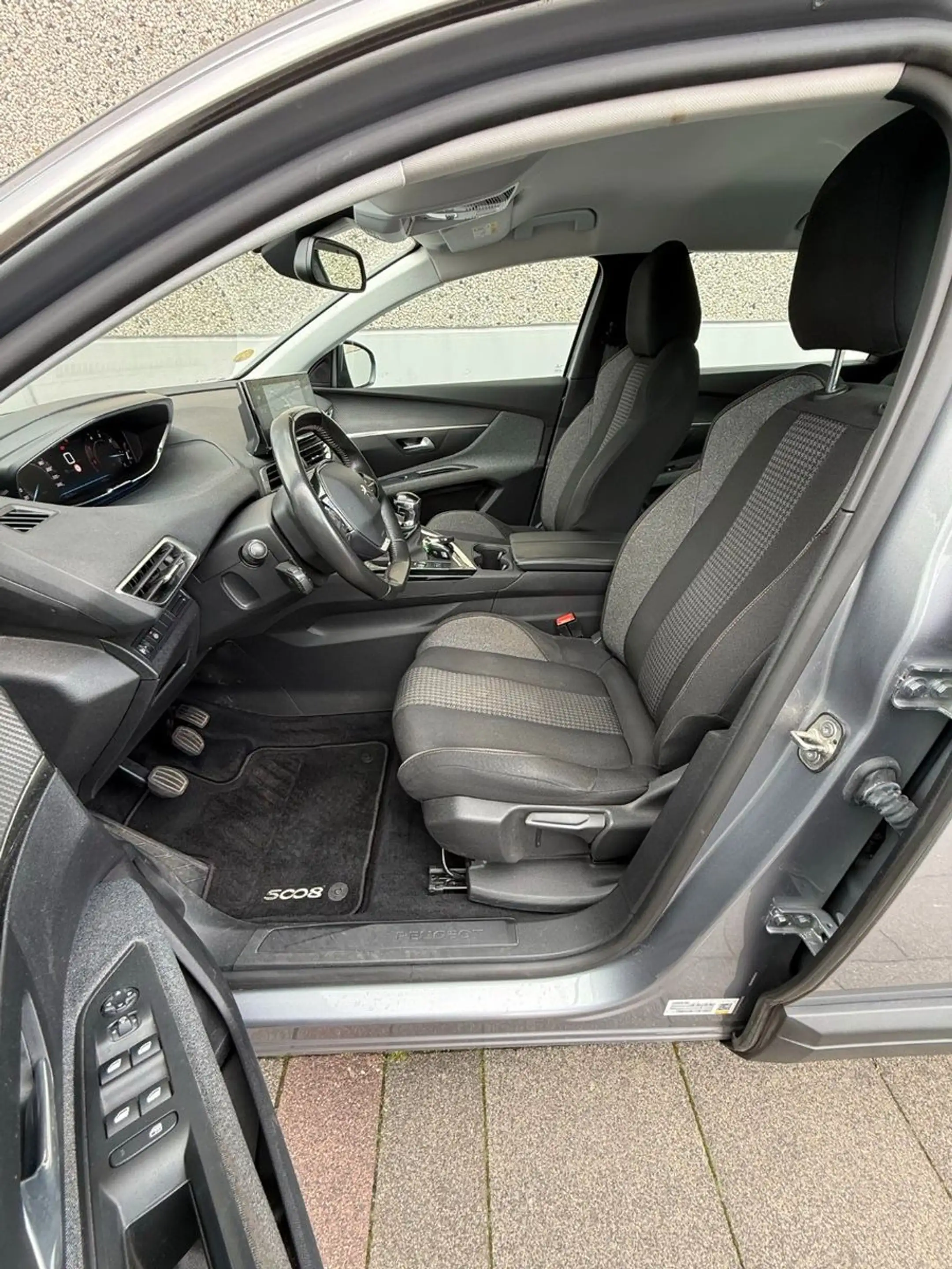 Peugeot 5008 BlueHDi 130 Active Pack 7 Sitze AHK LED Nav — photo 13