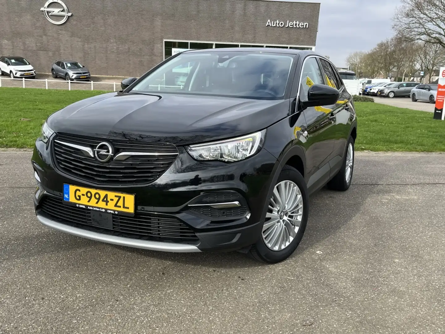 Opel Grandland X 1.2 Turbo Innovation AUTOMAAT at8 #RIJKLAAR# Zwart - 2