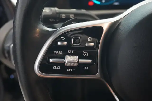 Mercedes-Benz Cla view 12