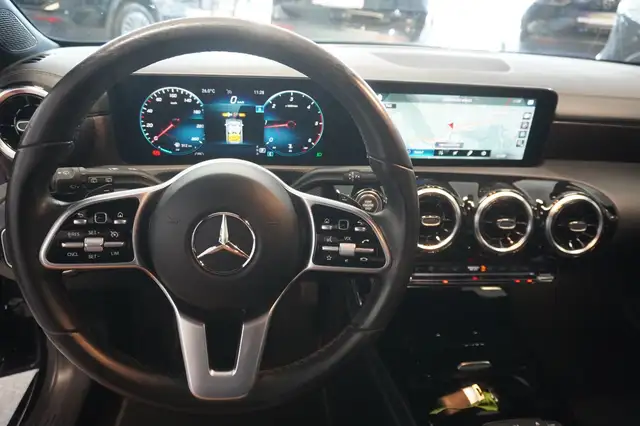 Mercedes-Benz Cla view 11