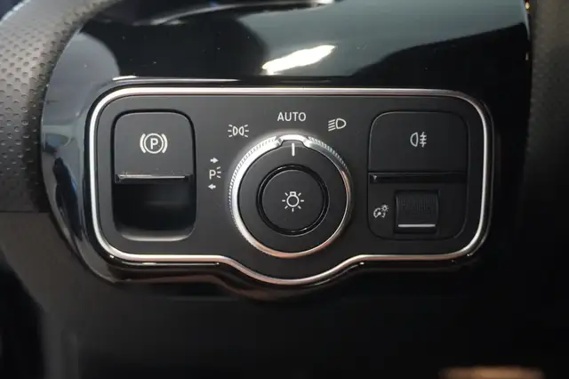 Mercedes-Benz Cla view 14