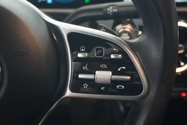 Mercedes-Benz Cla view 13