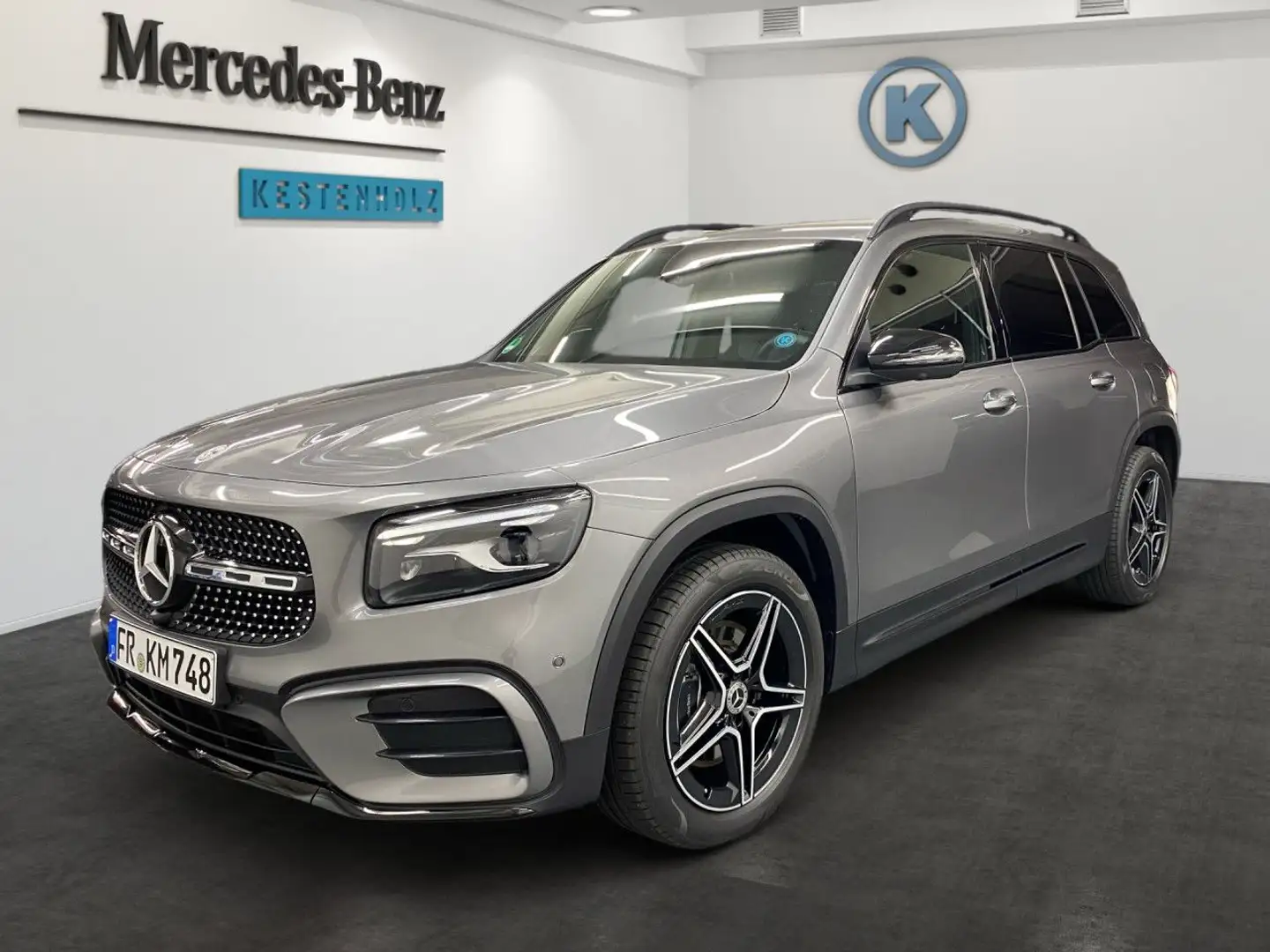 Mercedes-Benz GLB 220 d 4Matic AMG 360° Multibeam Burmester AHK Gris - 2